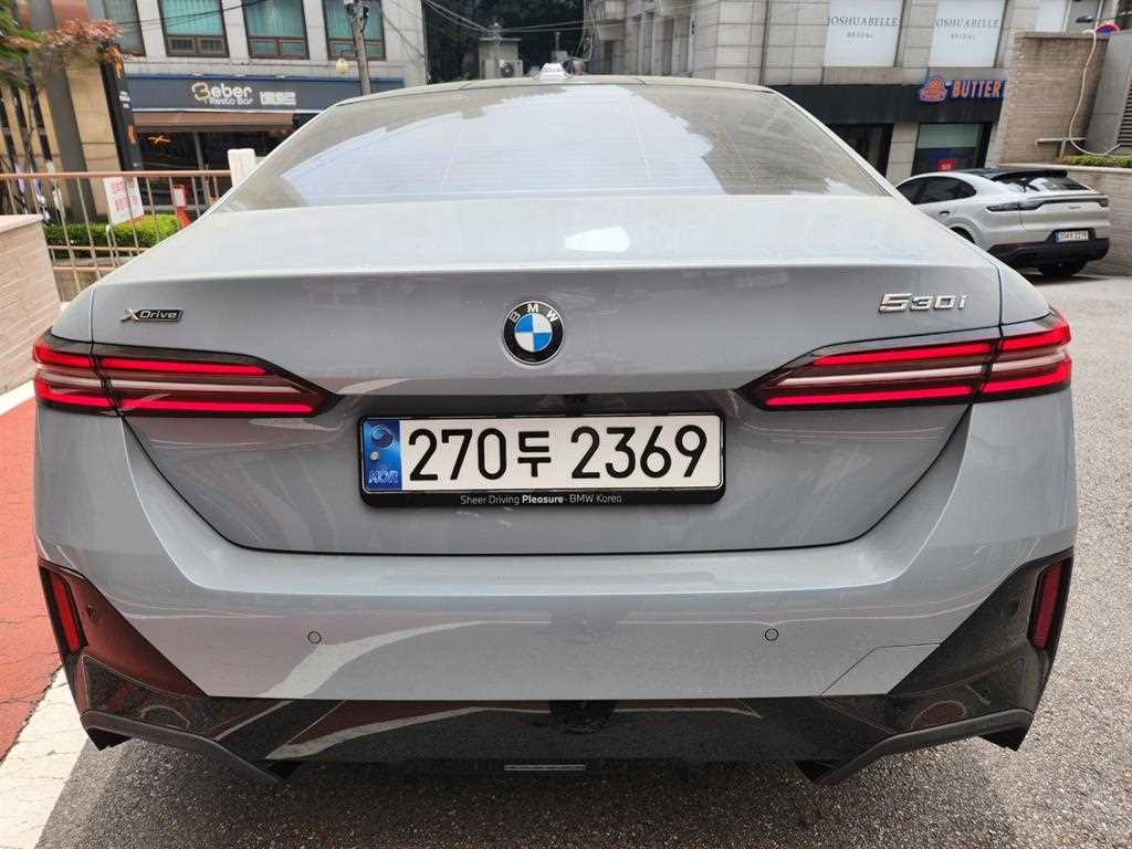 BMW 5 Series - Vista 4