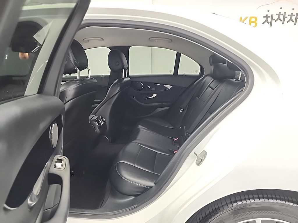 Mercedes Benz C Class - Vista 12