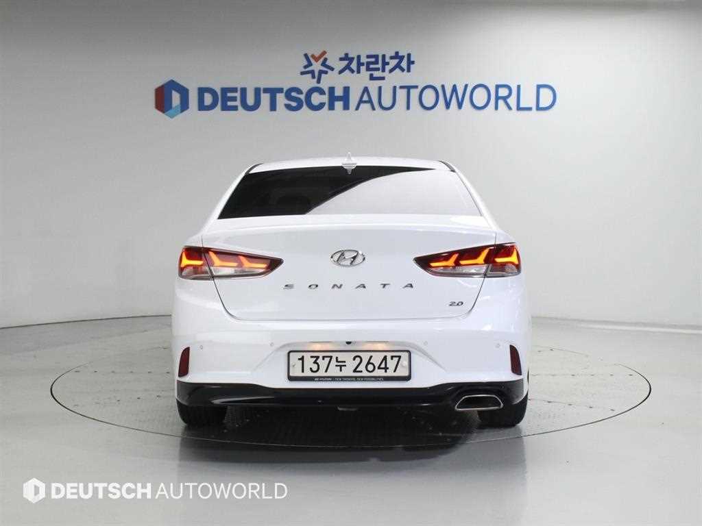 HYUNDAI Sonata - Vista 4