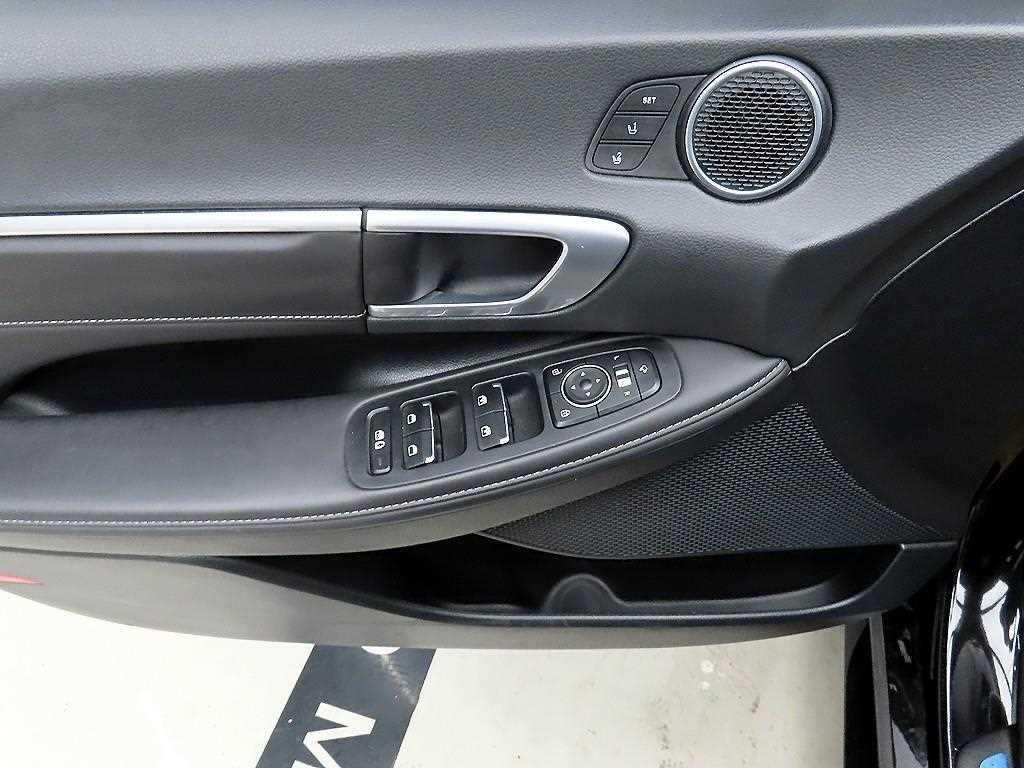 HYUNDAI Sonata - Vista 11