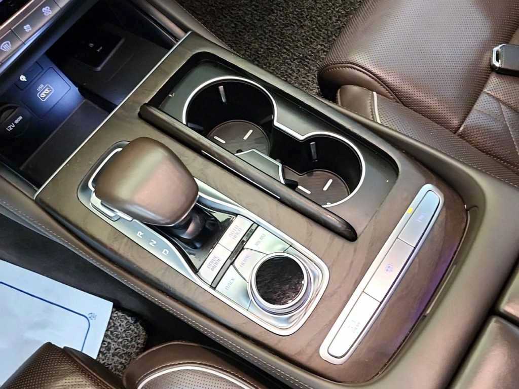 KIA K9 - Vista 8
