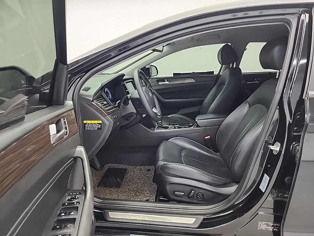HYUNDAI Sonata - Vista 11