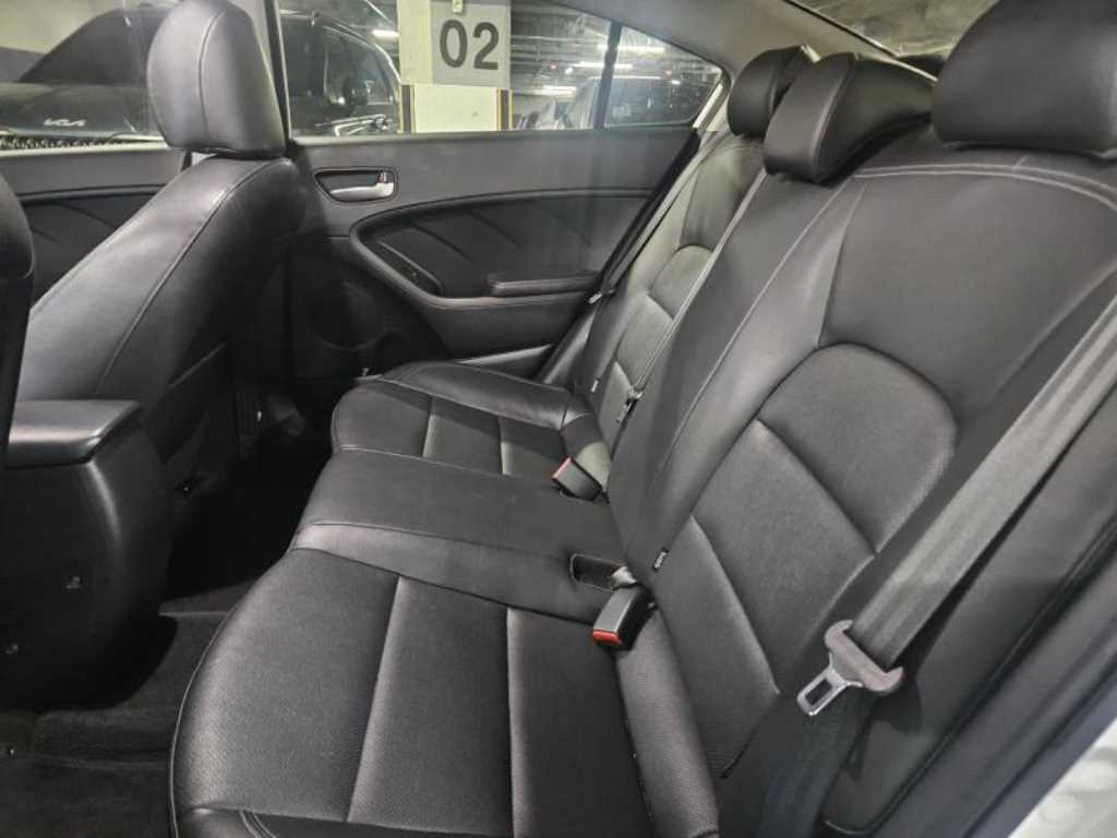 KIA K3 2012 Blanco - Importación desde Corea - HF Imports Iquique - Foto 15
