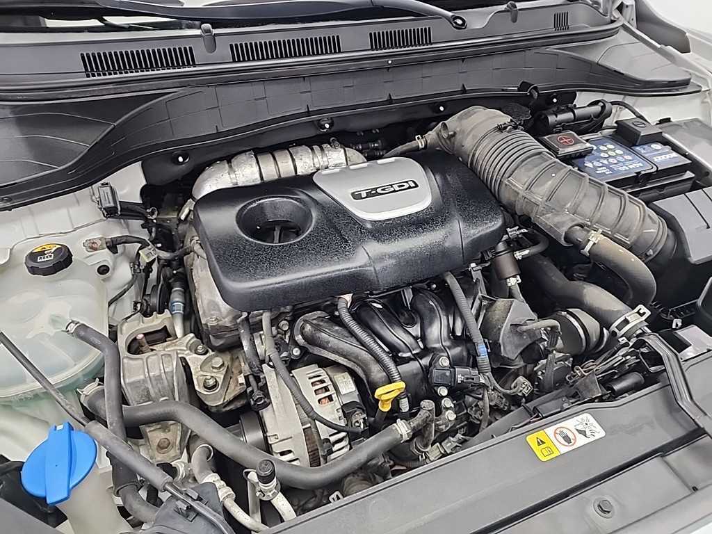 HYUNDAI Kona - Vista 5