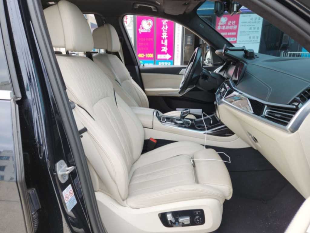 BMW X7 - Vista 12