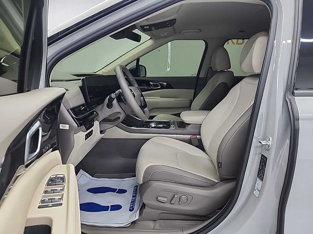 KIA Carnival - Vista 11
