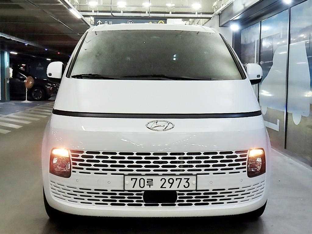 HYUNDAI Staria - Vista 2