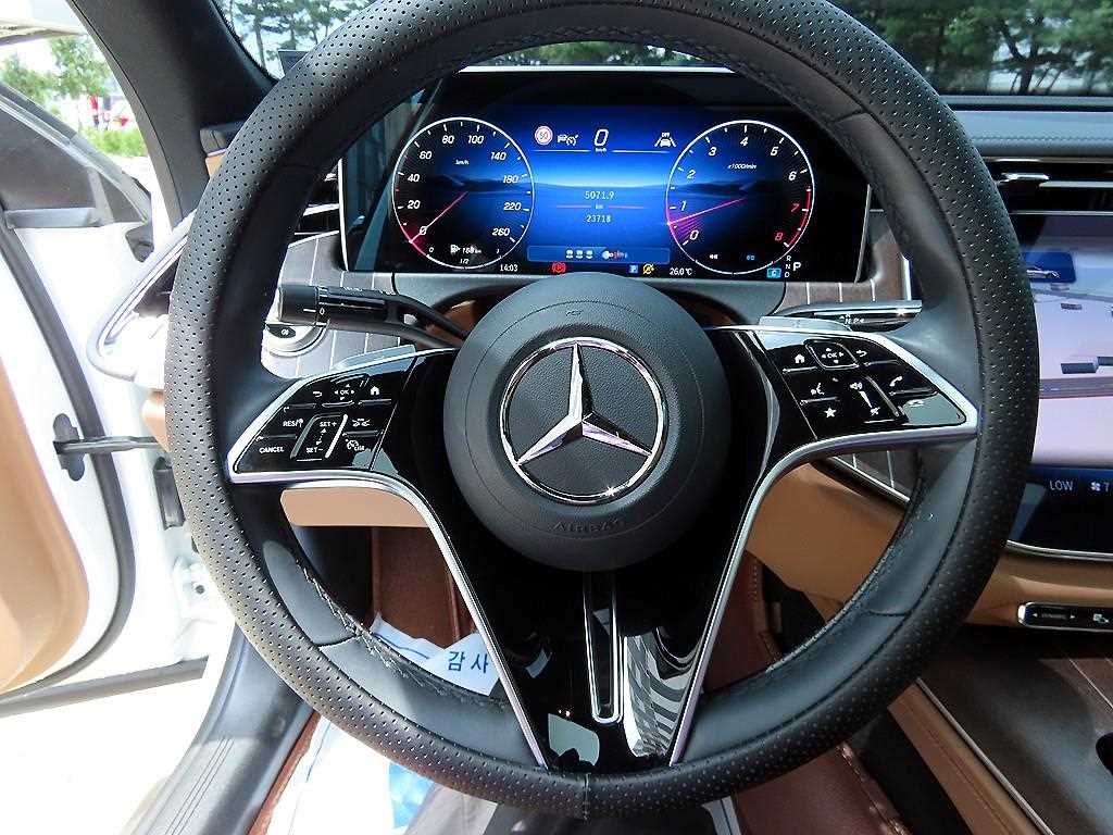 Mercedes Benz E class - Vista 9