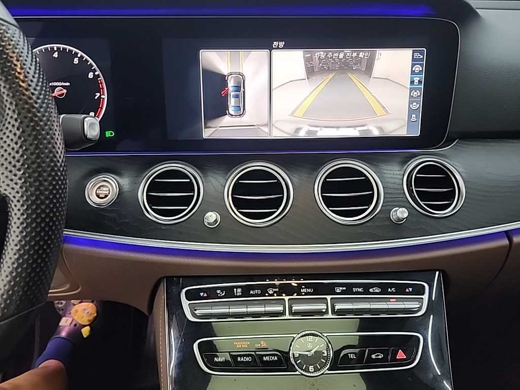 Mercedes Benz E class - Vista 10
