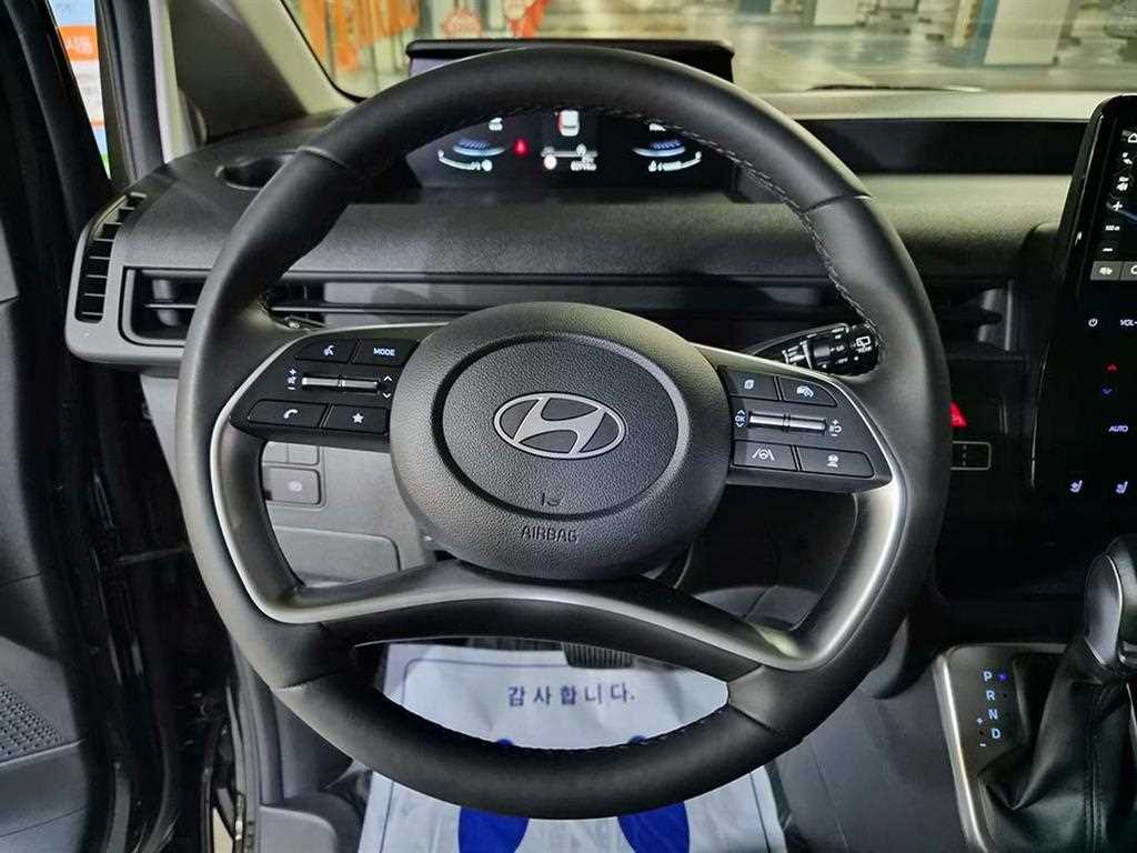 HYUNDAI Staria - Vista 8