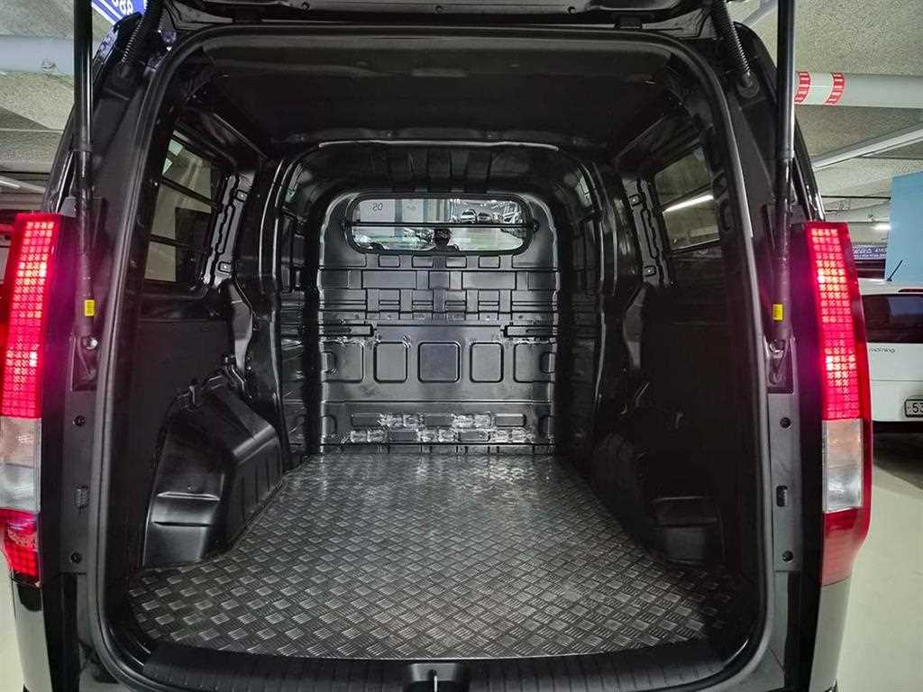 HYUNDAI Staria 2024 Negro - Importación desde Corea - HF Imports Iquique - Foto 17