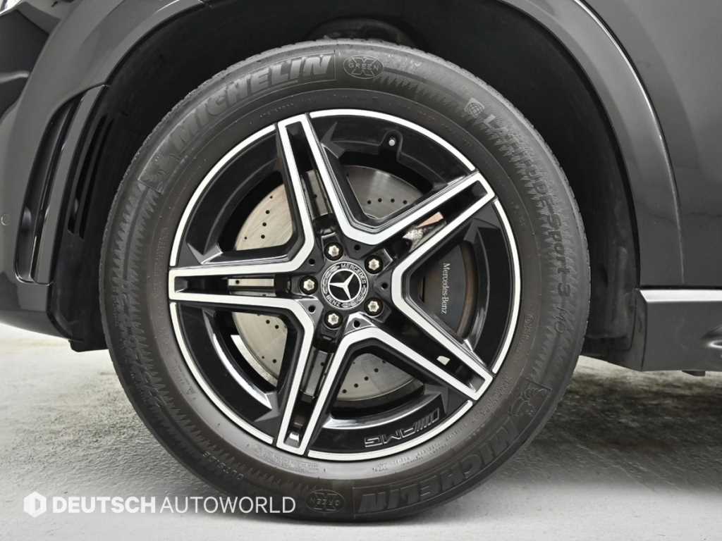 Mercedes Benz GLE Class - Vista 5