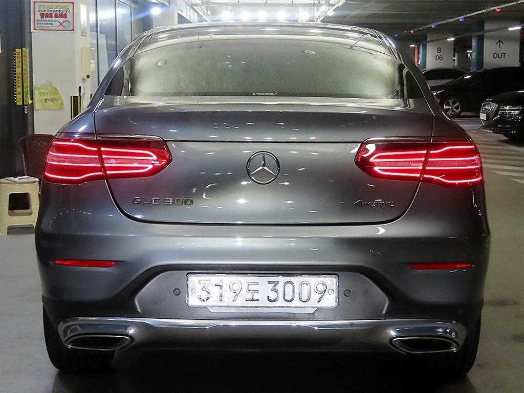 Mercedes Benz GLC Class - Vista 5