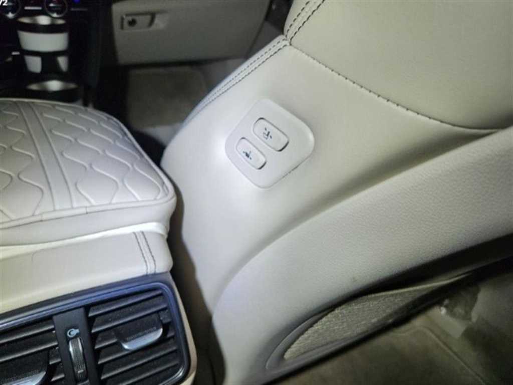 Genesis G70 - Vista 7