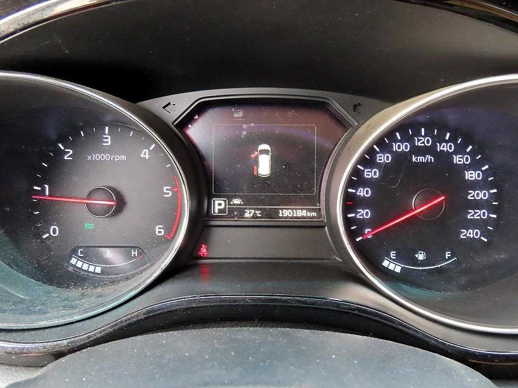 KIA Carnival - Vista 10
