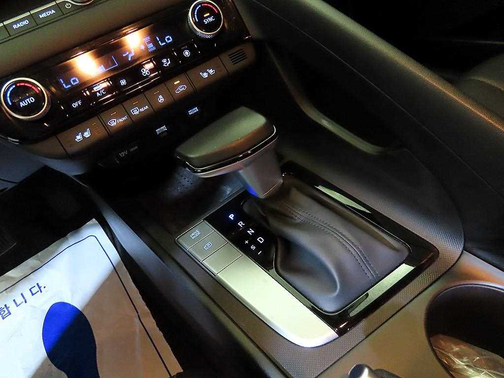 HYUNDAI Avante - Vista 12