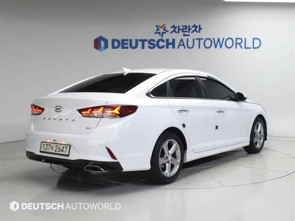 HYUNDAI Sonata - Vista 2
