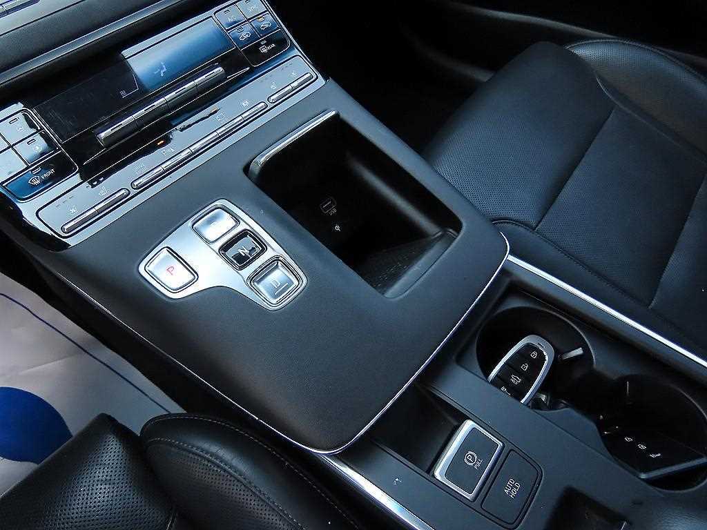 HYUNDAI Grandeur - Vista 10