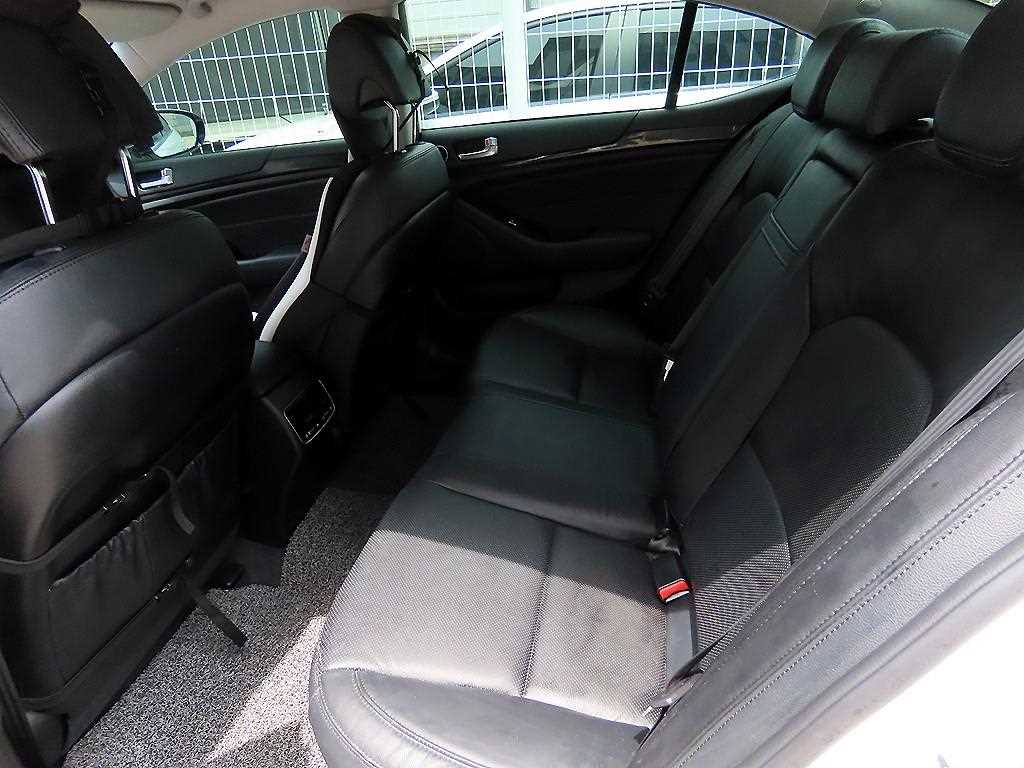 KIA K7 - Vista 6