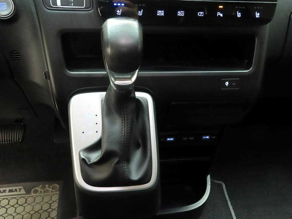 HYUNDAI Staria - Vista 11