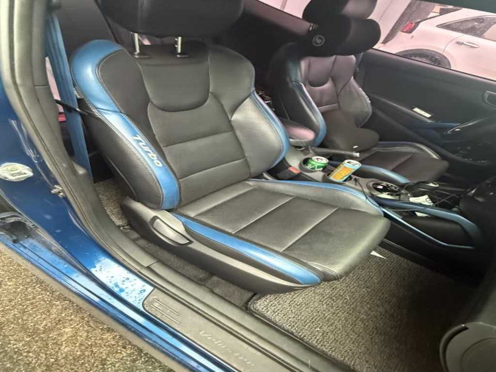 HYUNDAI Veloster - Vista 10