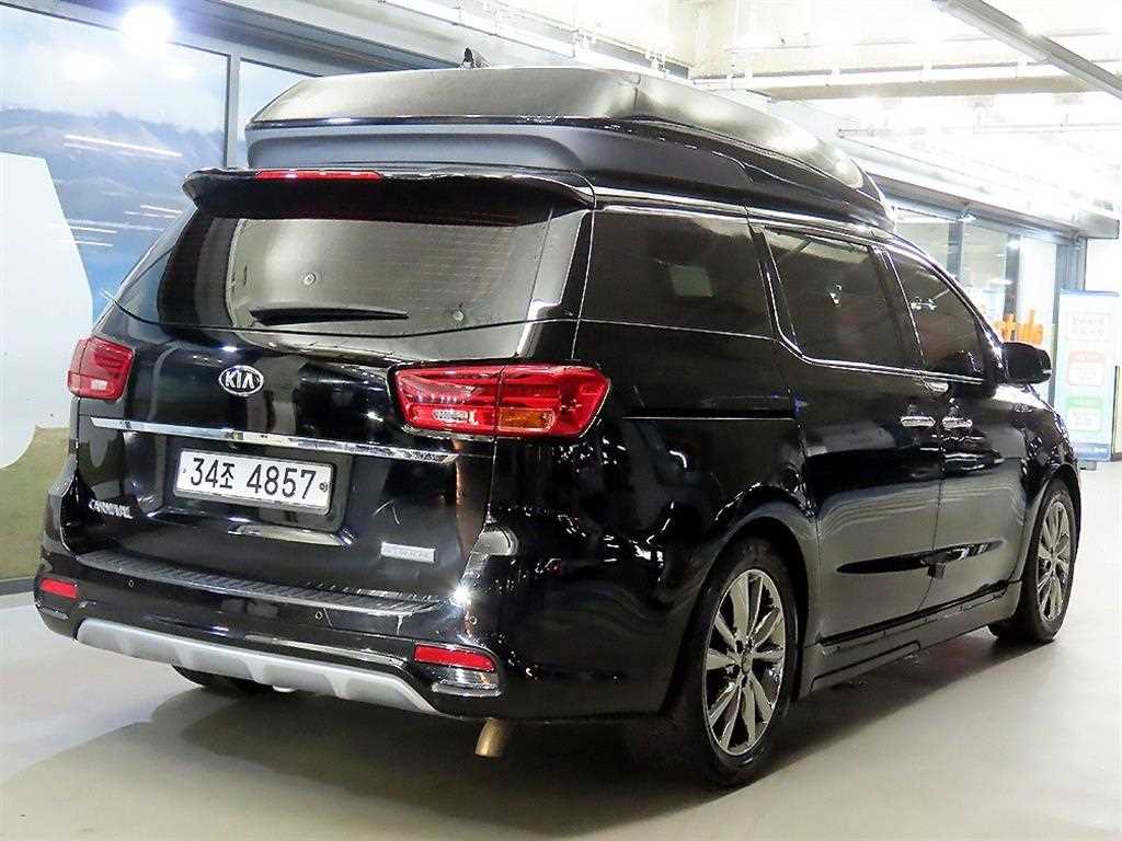 KIA Carnival - Vista 4