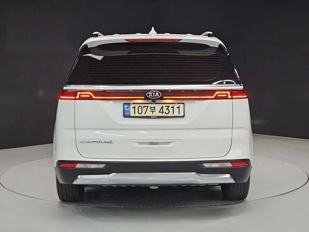 KIA Carnival - Vista 3