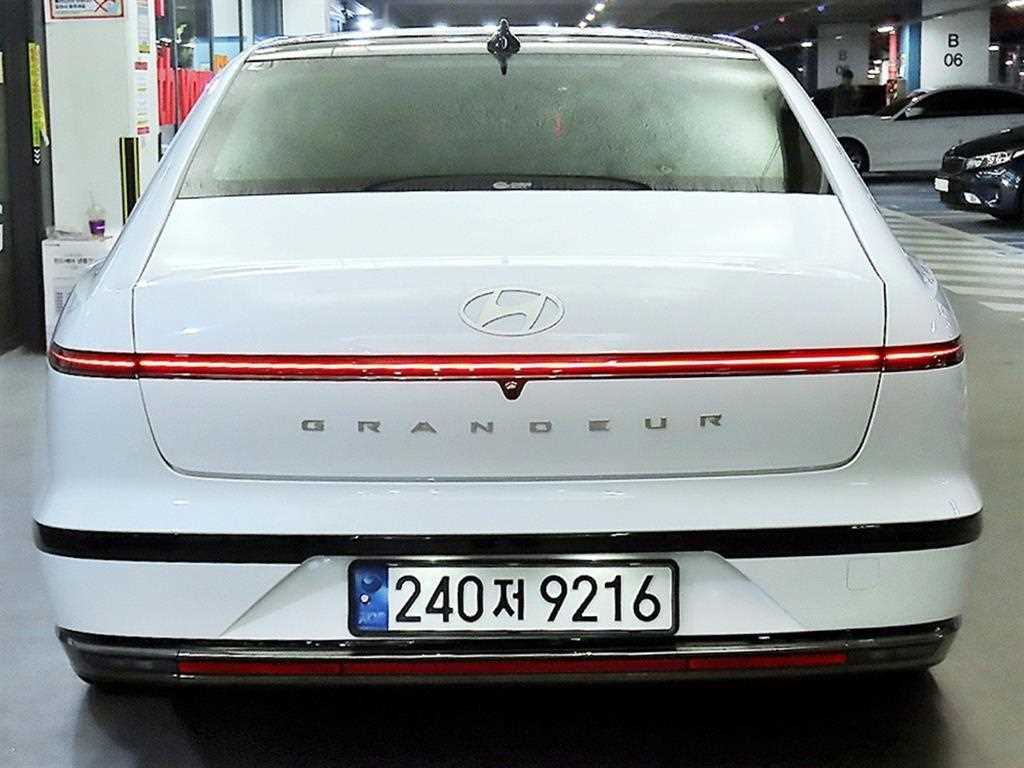 HYUNDAI Grandeur - Vista 6