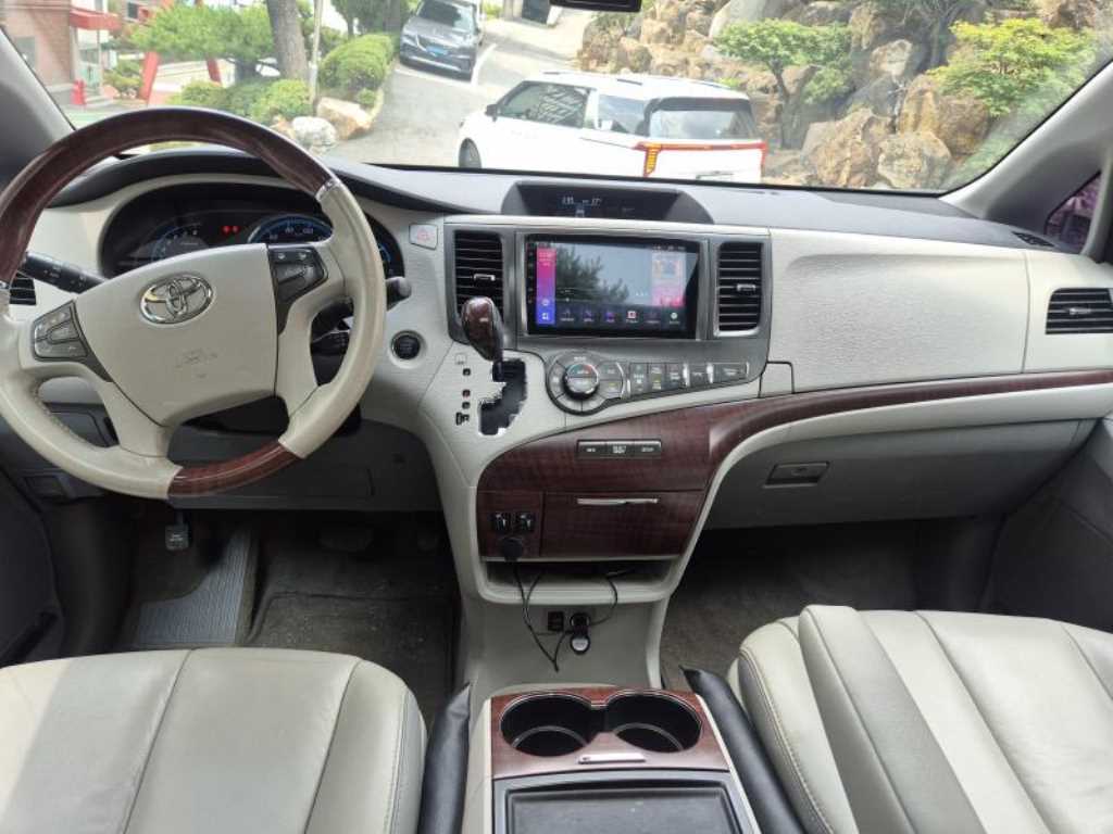 Toyota Siena - Vista 10