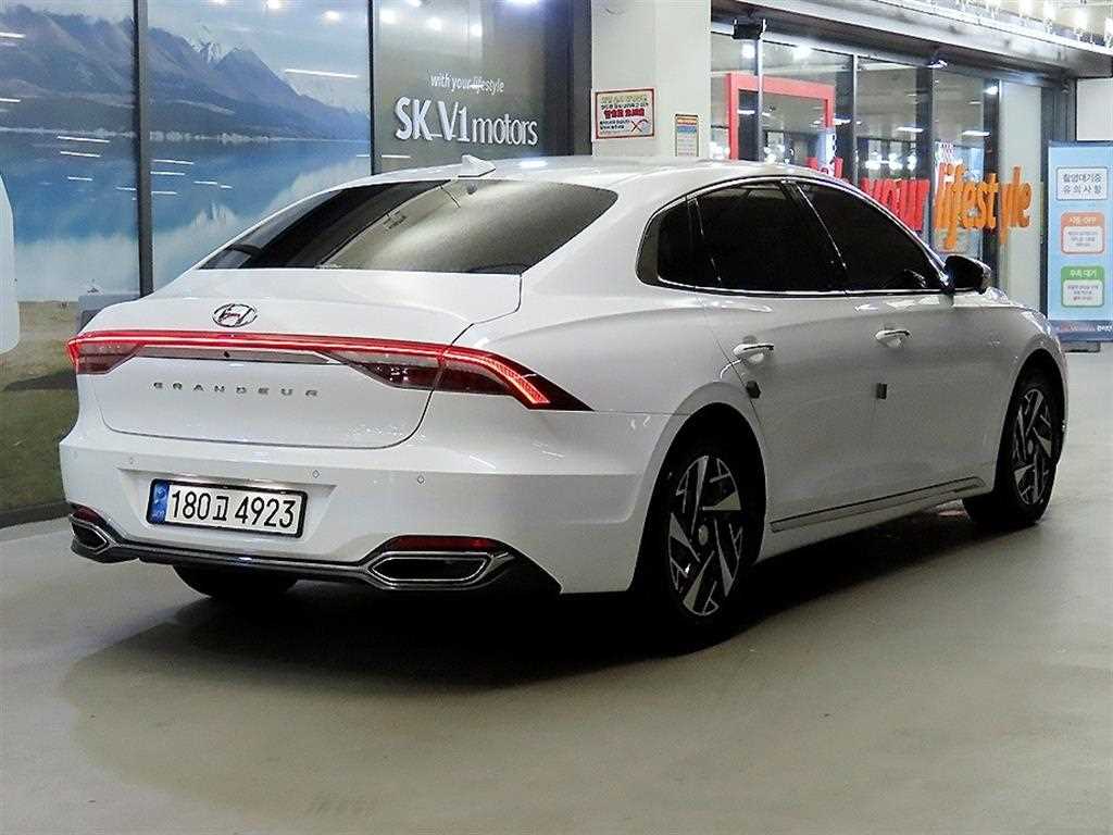 HYUNDAI Grandeur - Vista 4