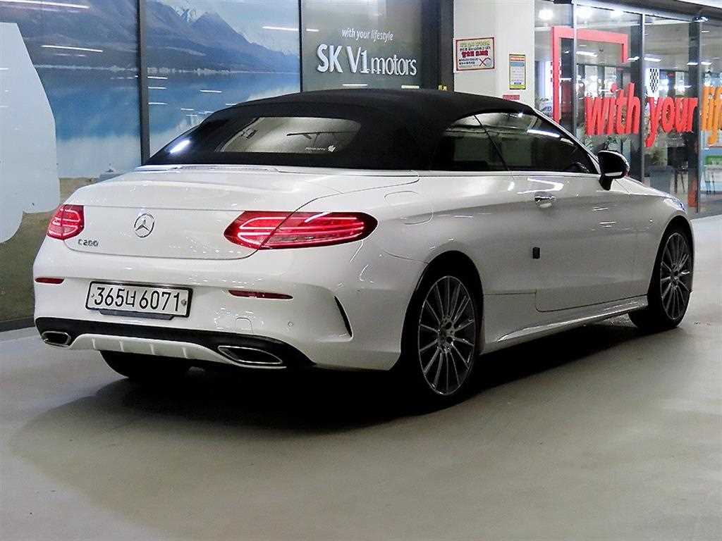 Mercedes Benz C Class - Vista 4