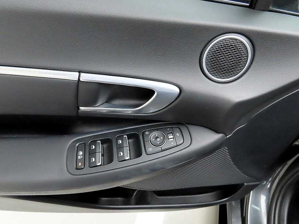 HYUNDAI Sonata - Vista 11