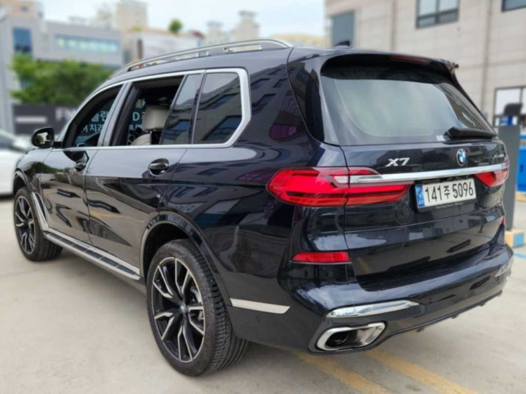 BMW X7 - Vista 5