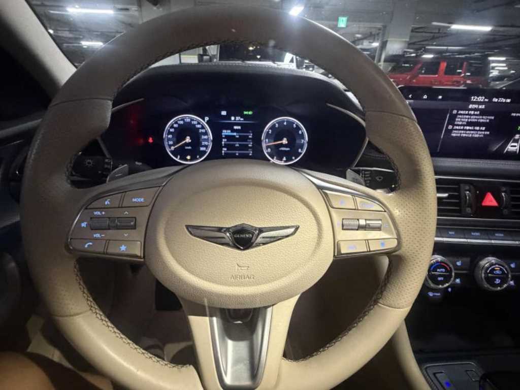 Genesis G70 - Vista 12