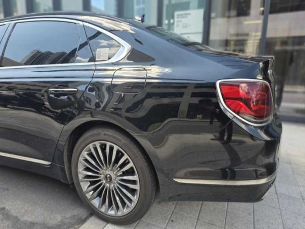 KIA K9 - Vista 3