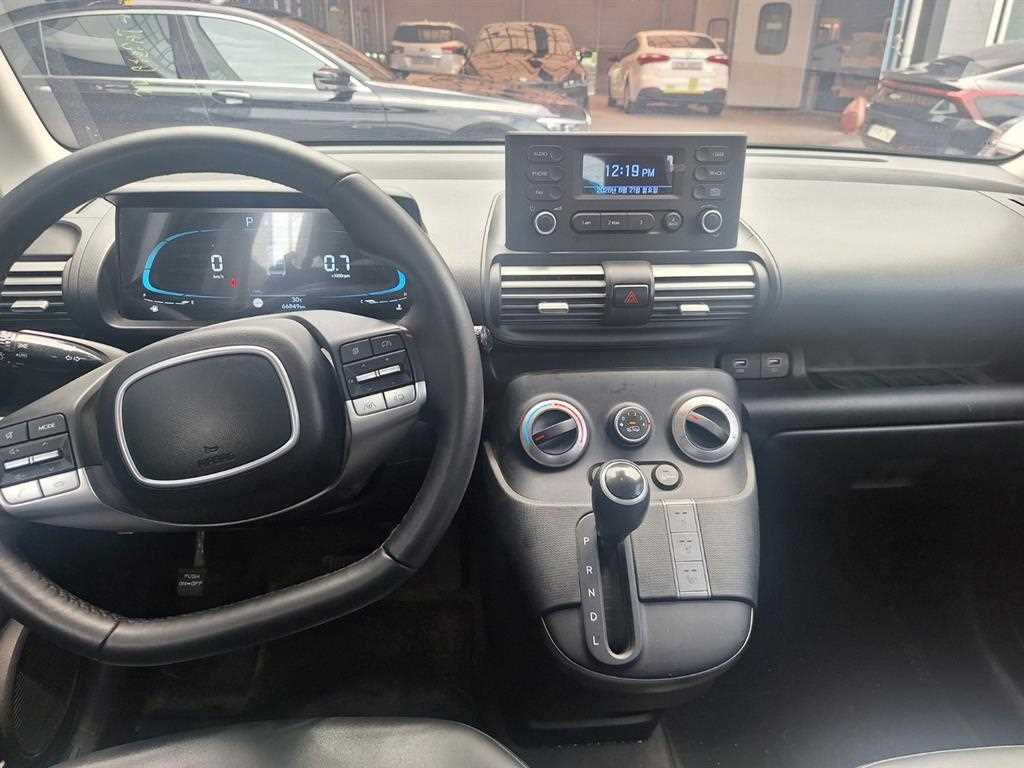 HYUNDAI Casper - Vista 7