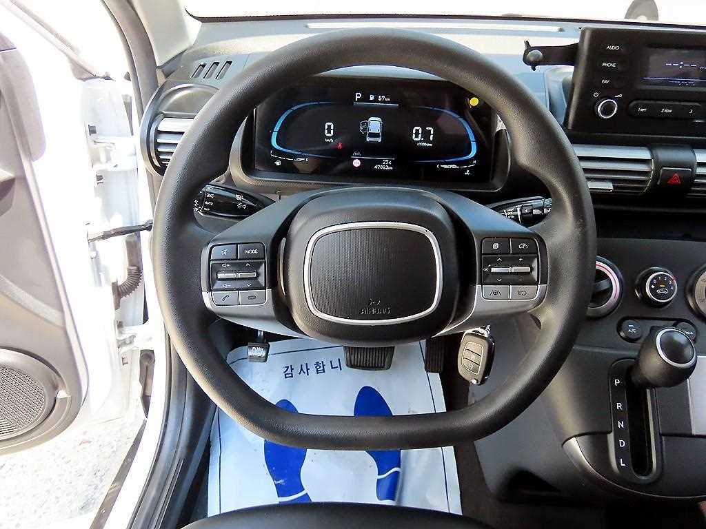 HYUNDAI Casper - Vista 7