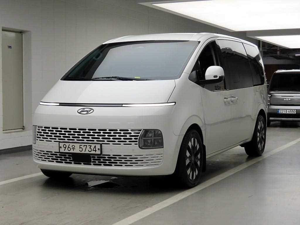 HYUNDAI Staria - Vista 2