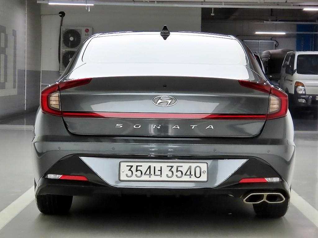 HYUNDAI Sonata - Vista 3
