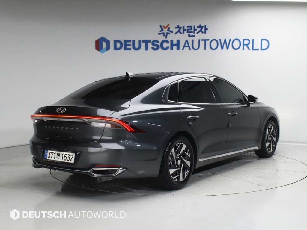 HYUNDAI Grandeur - Vista 2