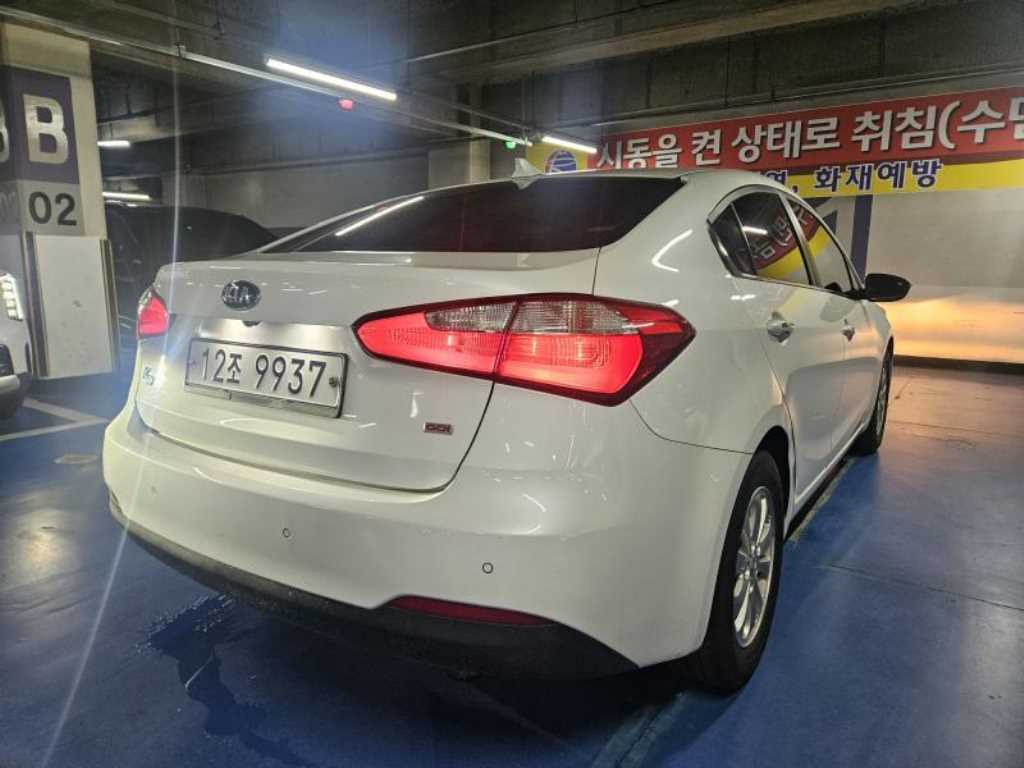KIA K3 - Vista 6