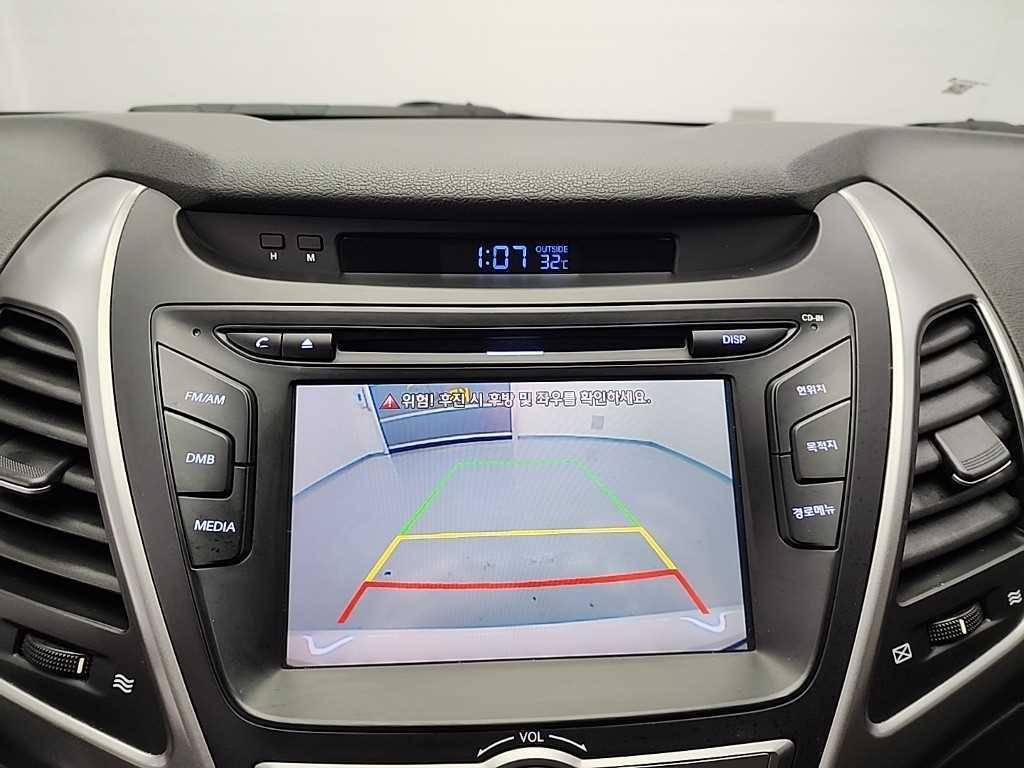 HYUNDAI Avante 2015 Blanco - Importación desde Corea - HF Imports Iquique - Foto 15