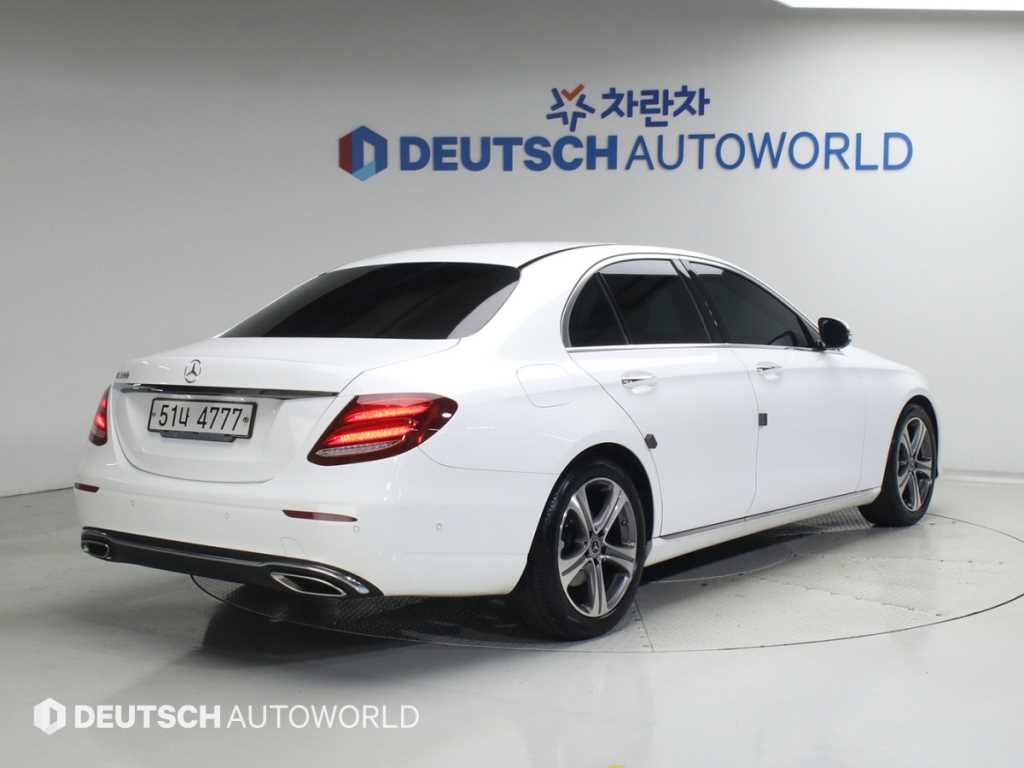 Mercedes Benz E class - Vista 2