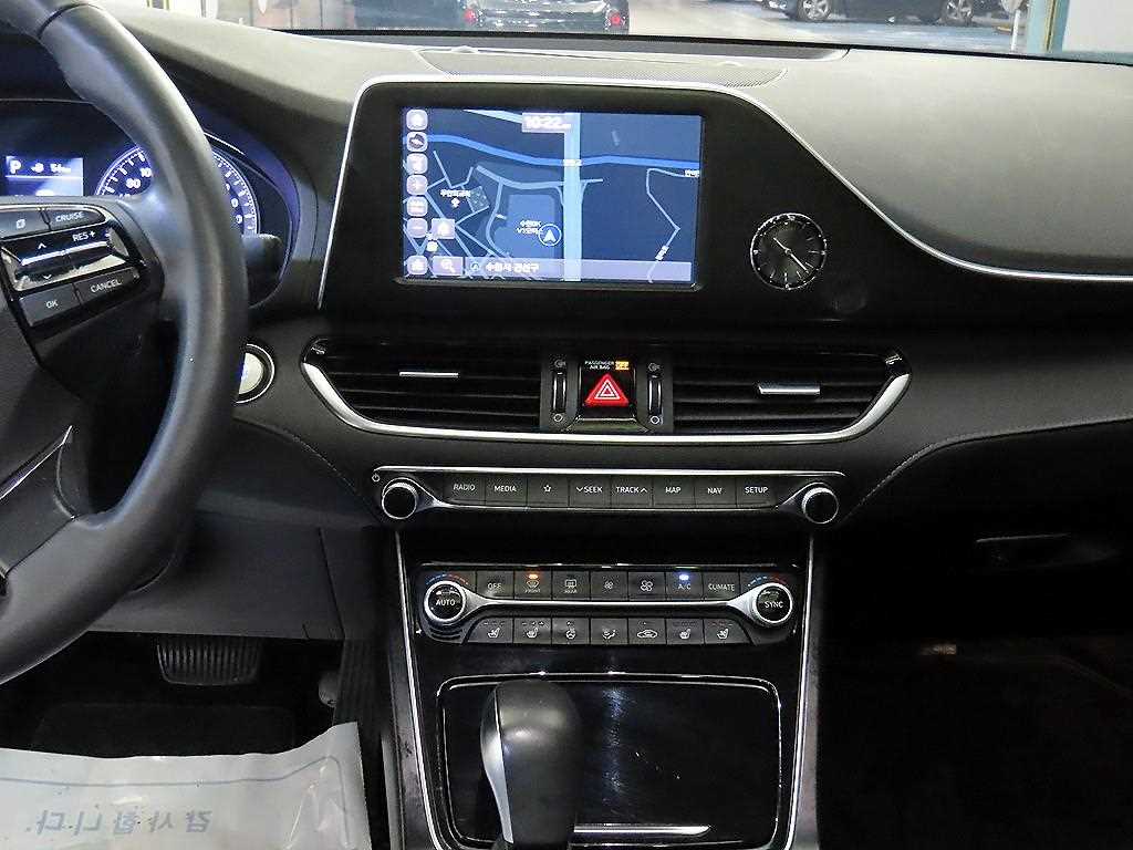 HYUNDAI Grandeur - Vista 11