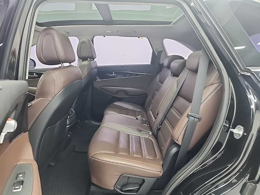 KIA Sorento - Vista 12