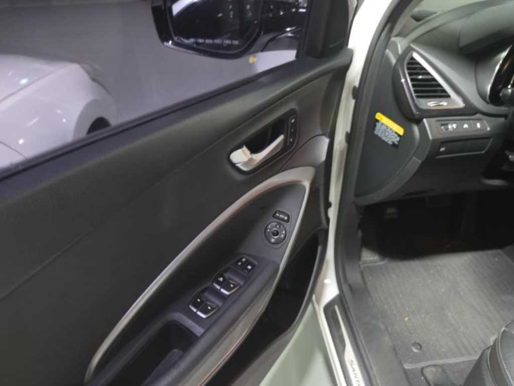 HYUNDAI Santa Fe - Vista 4