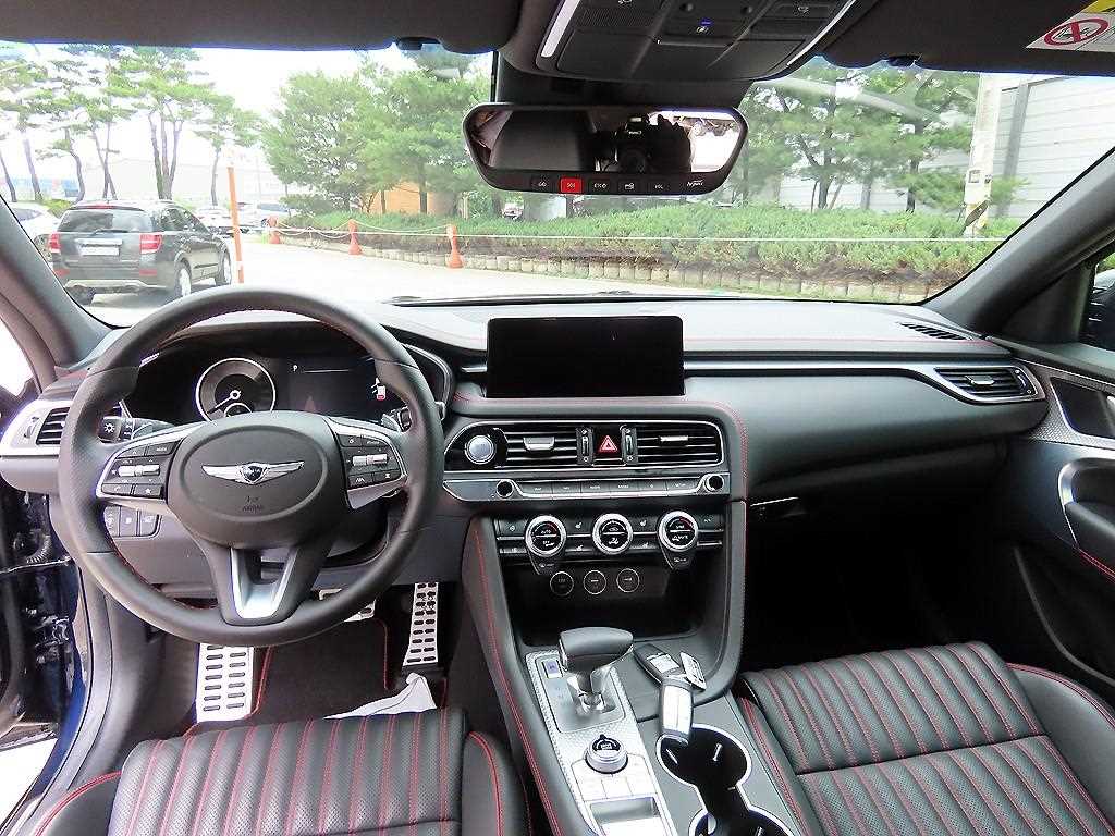 Genesis G70 - Vista 7