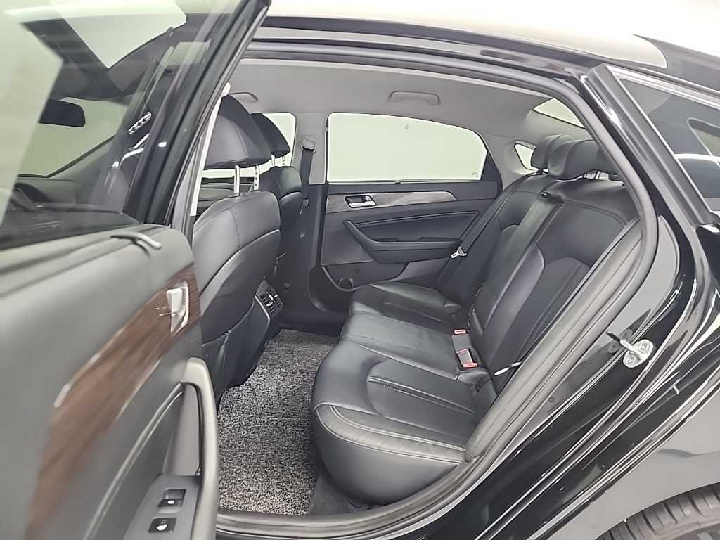 HYUNDAI Sonata - Vista 12