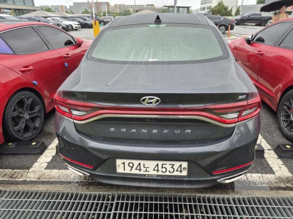 HYUNDAI Grandeur - Vista 2