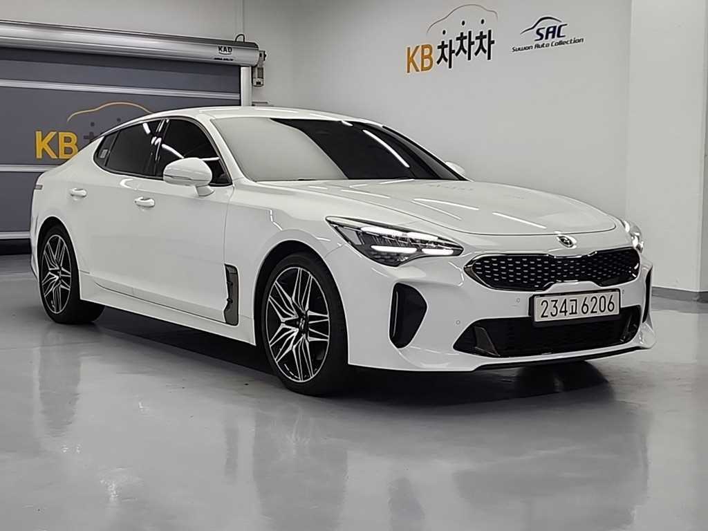 KIA Stinger - Vista 4